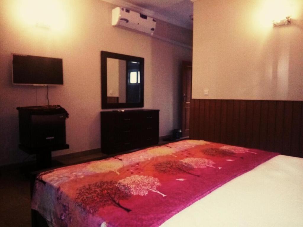 Royal Galaxy Bed & Breakfast Islamabad - For Families Only Exterior photo