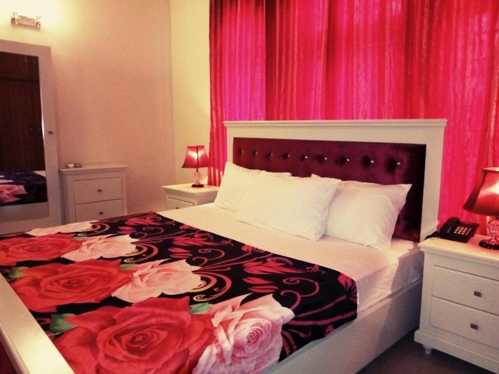 Royal Galaxy Bed & Breakfast Islamabad - For Families Only Exterior photo
